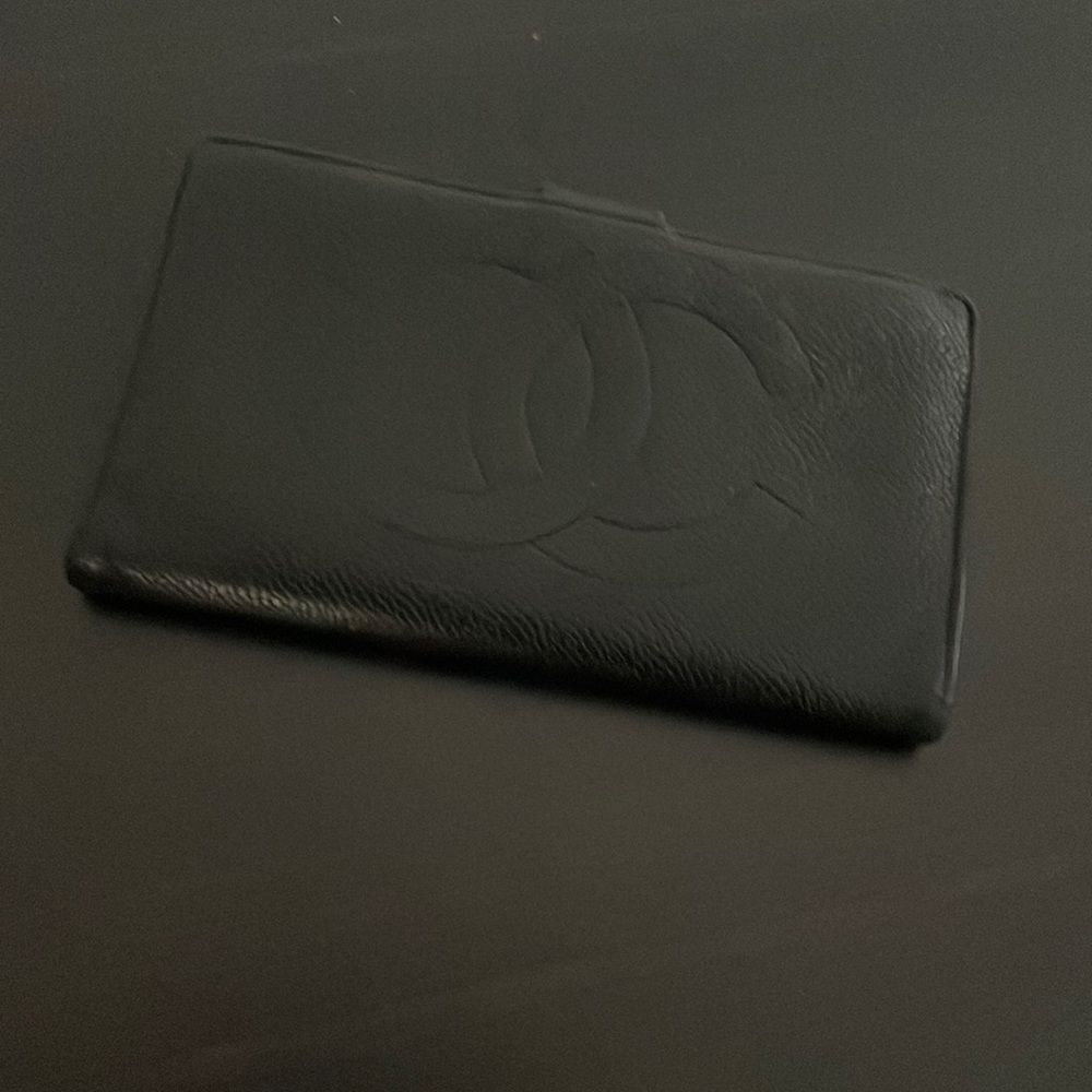Chanel caviar leather wallet